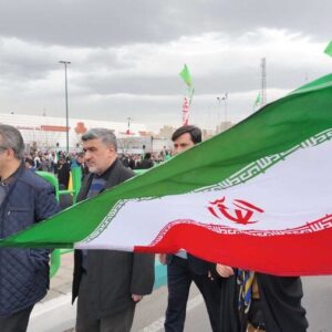 گزارش تصویری از حضور رئیس سازمان بورس و اوراق بهادار و مدیران بازار سرمایه در راهپیمایی روز ۲۲ بهمن