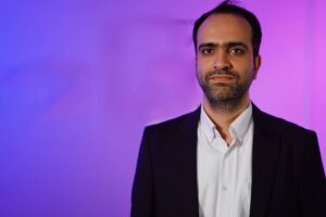 دوشنبه، یکی از روزهای ماندگار بازار سرمایه بود/ تداوم معاملات و رفتار فعالان نشان داد بازار سرمایه به سطح بالایی از بلوغ و تحلیل‌ رسیده است/ تداوم معاملات در شرایط حساس به افزایش شفافیت، تقویت اعتماد و ارتقای کارایی بازار منجر می‌شود